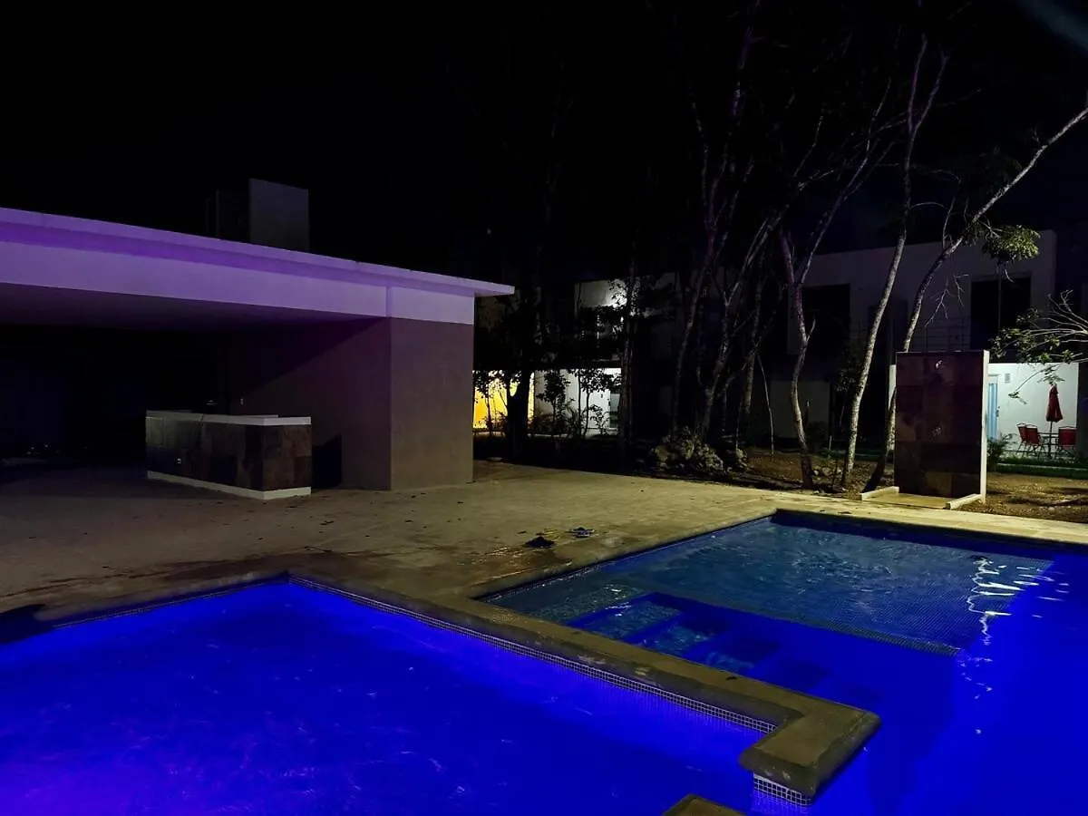 Linda Casa En Playa Del Carmen Villa Mexico
