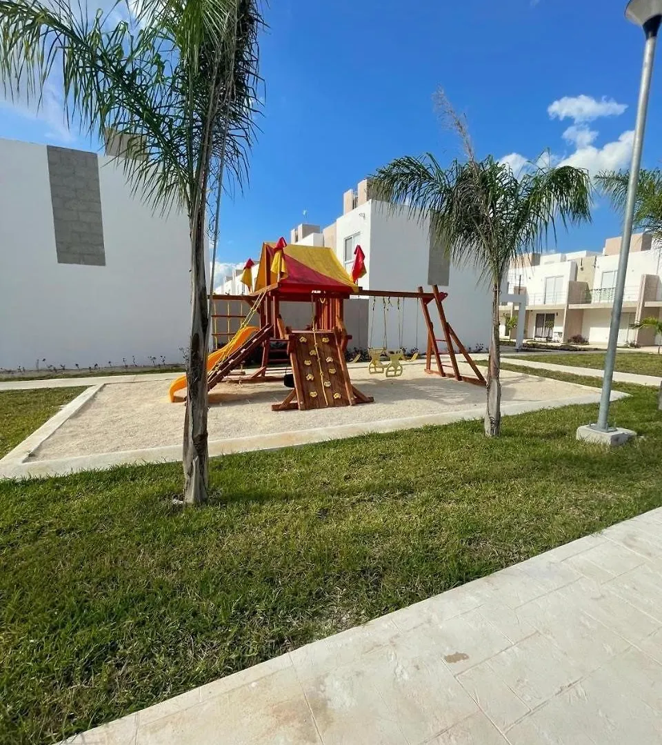 Linda Casa En Playa Del Carmen Vila 0*,