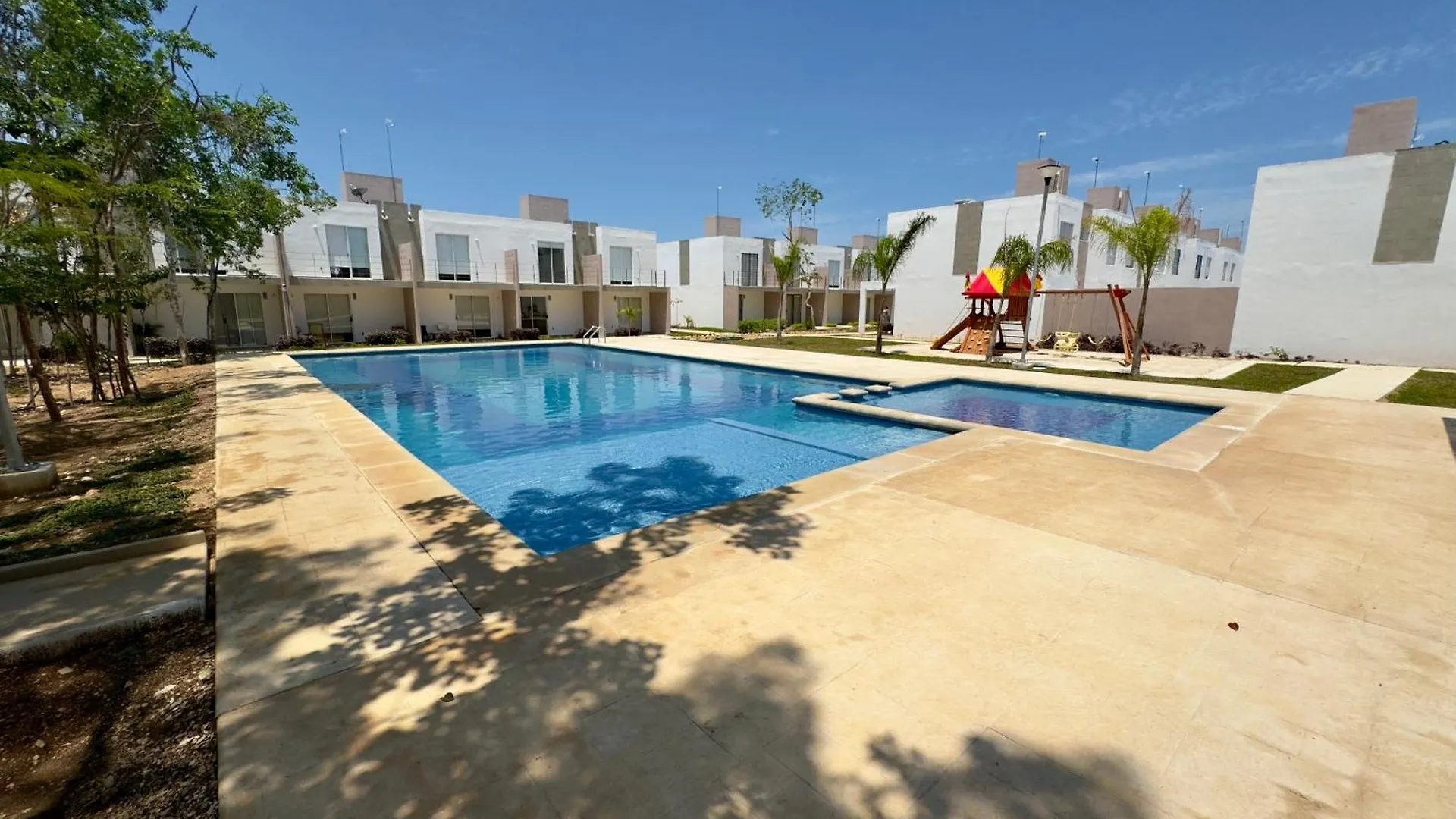 Linda Casa Frente A Alberca En Playa Del Carmen Vila México
